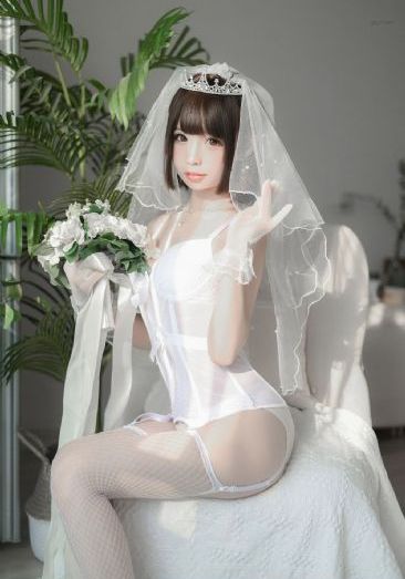 动漫女被黄漫扒衣_蓝光BD在线观看