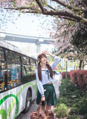 娇妻被领导玩得呻吟在线电影_DVD免费在线观看