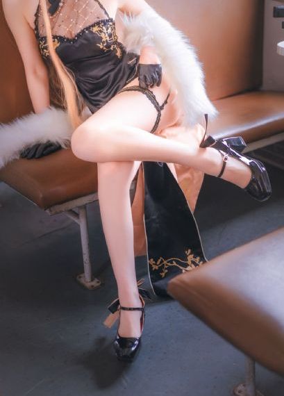 边吃奶边摸下面视频_BD英语免费观看超清